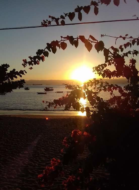 Nena'S Suites Praia de Araçatiba المظهر الخارجي الصورة